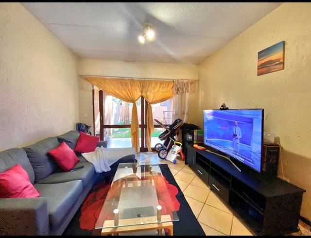 1 BEDROOM APARTMENT FOR SALE IN PINESLOPES